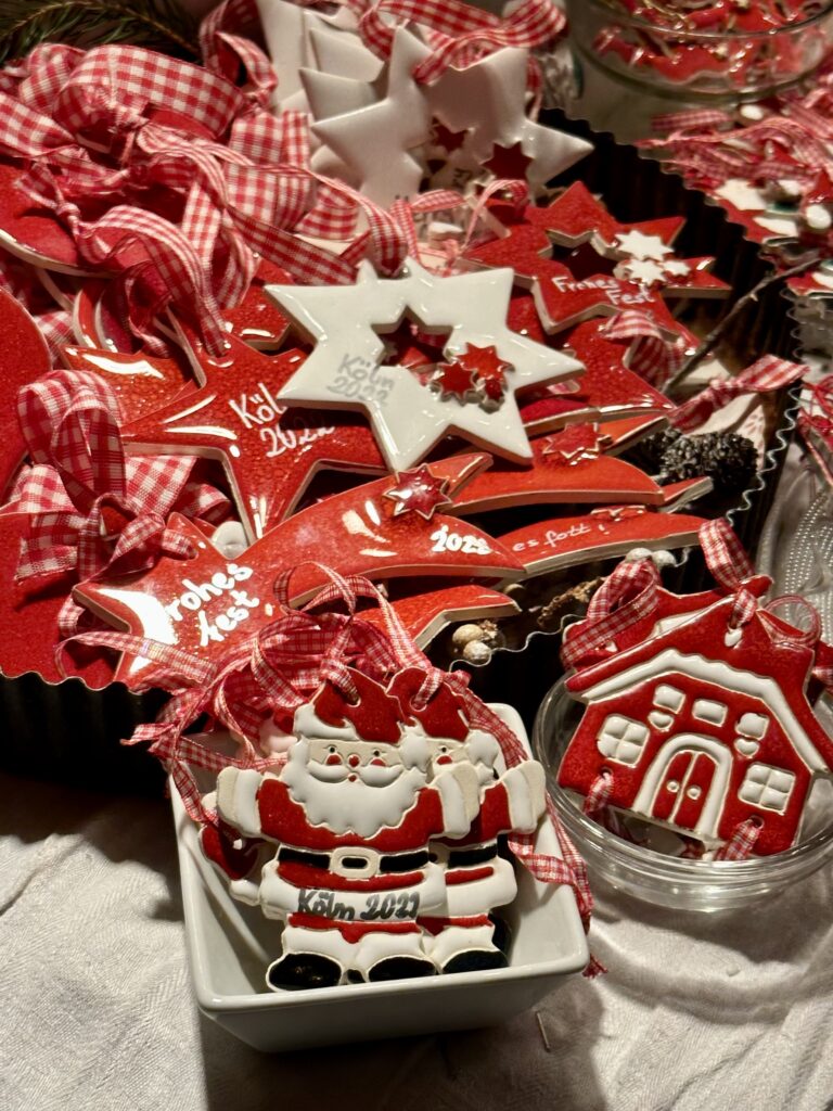 Cologne Ornaments 3
