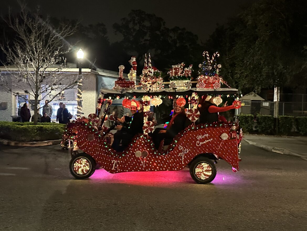 Dunedin Christmas Golf Cart Parade (2022) The Bulkhead Seat