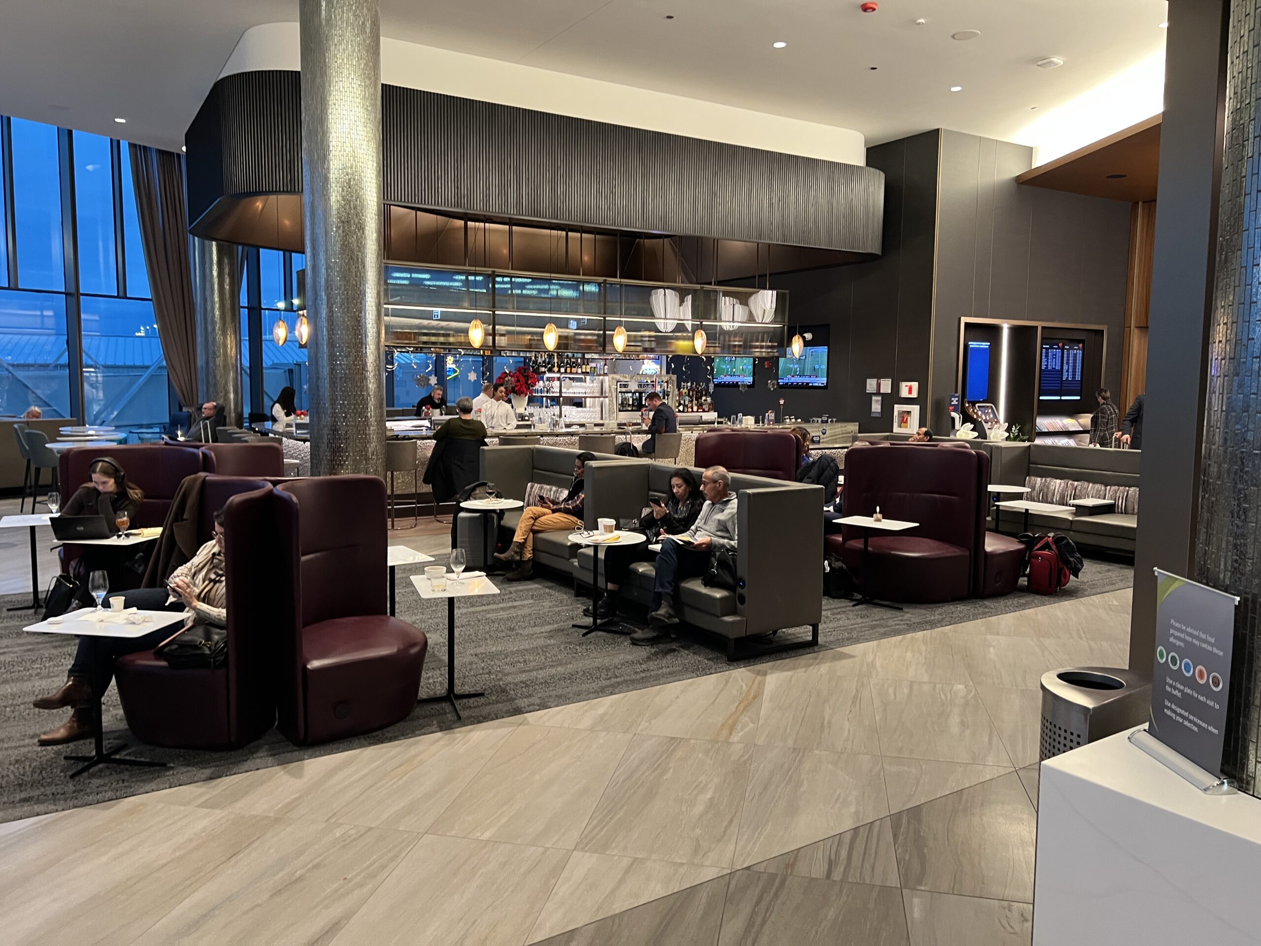 Delta Sky Club ORD Seating 2