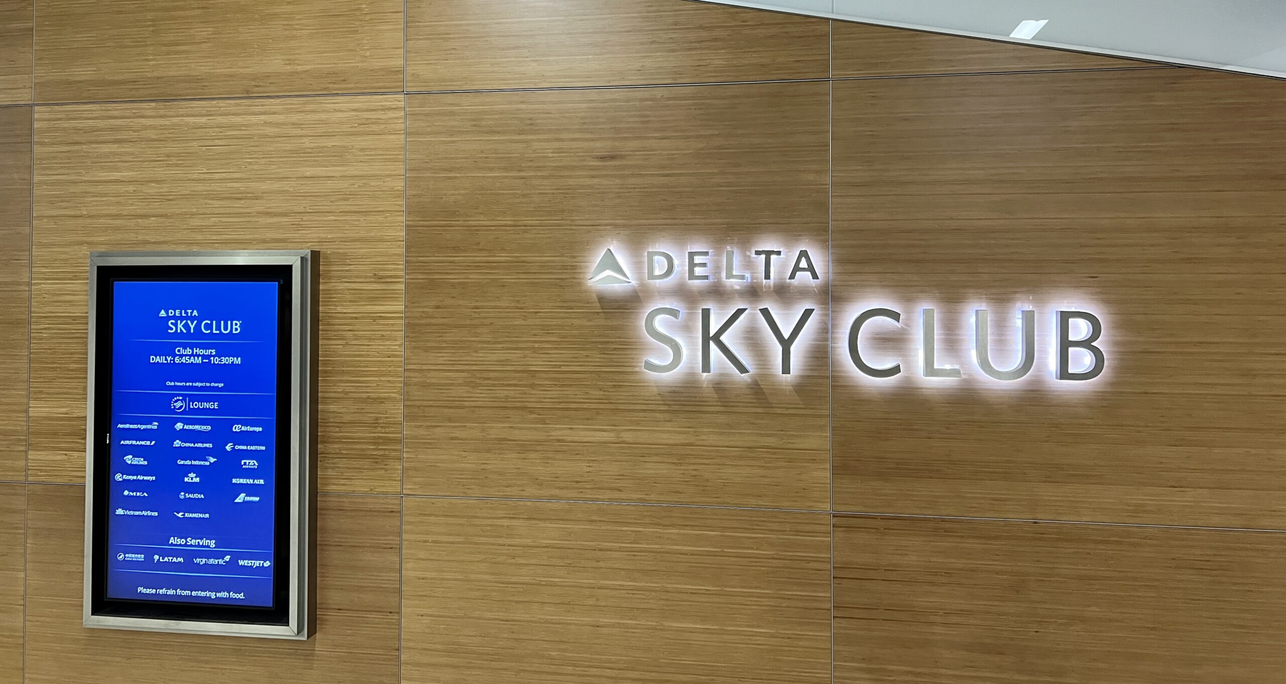 ATL Sky Club C37 Sign