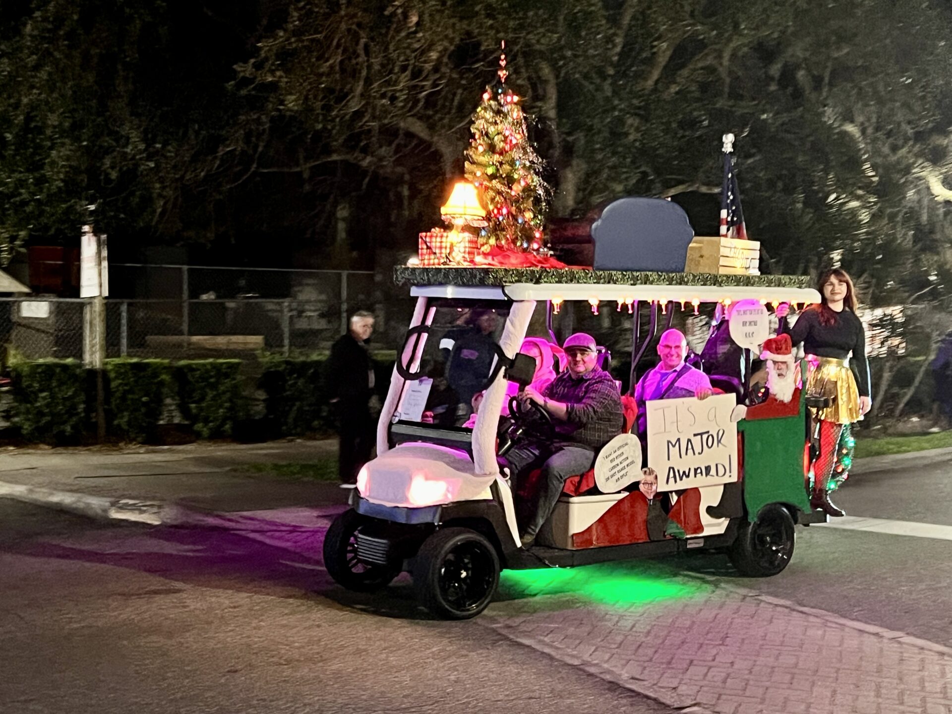 Dunedin Christmas Golf Cart Parade (2022) The Bulkhead Seat