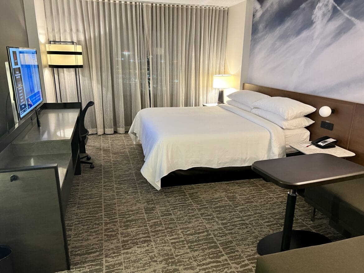 Marriott EWR Room