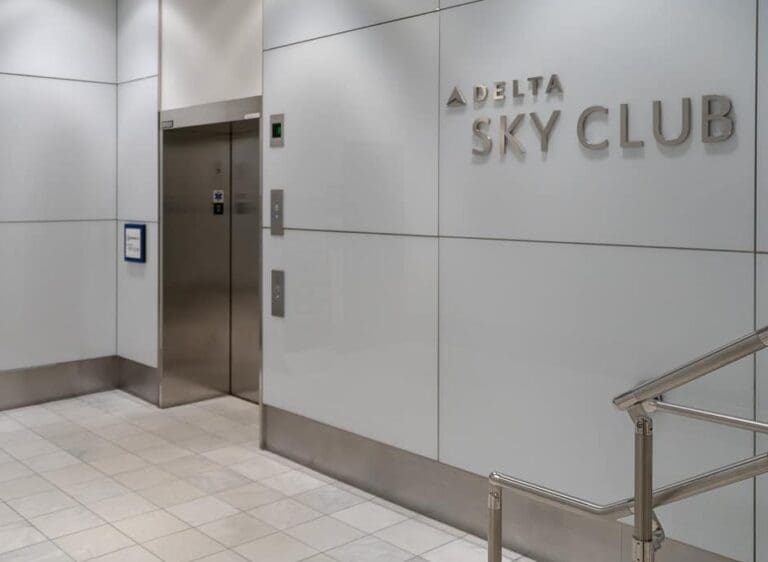 Lounge Review Delta Sky Club® (BOS Gate A7) The Bulkhead Seat