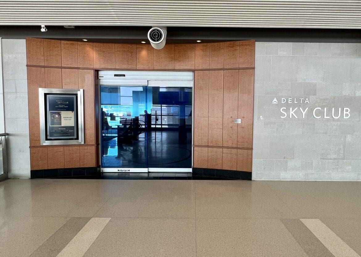 DTW A68 Sky Club Entrance
