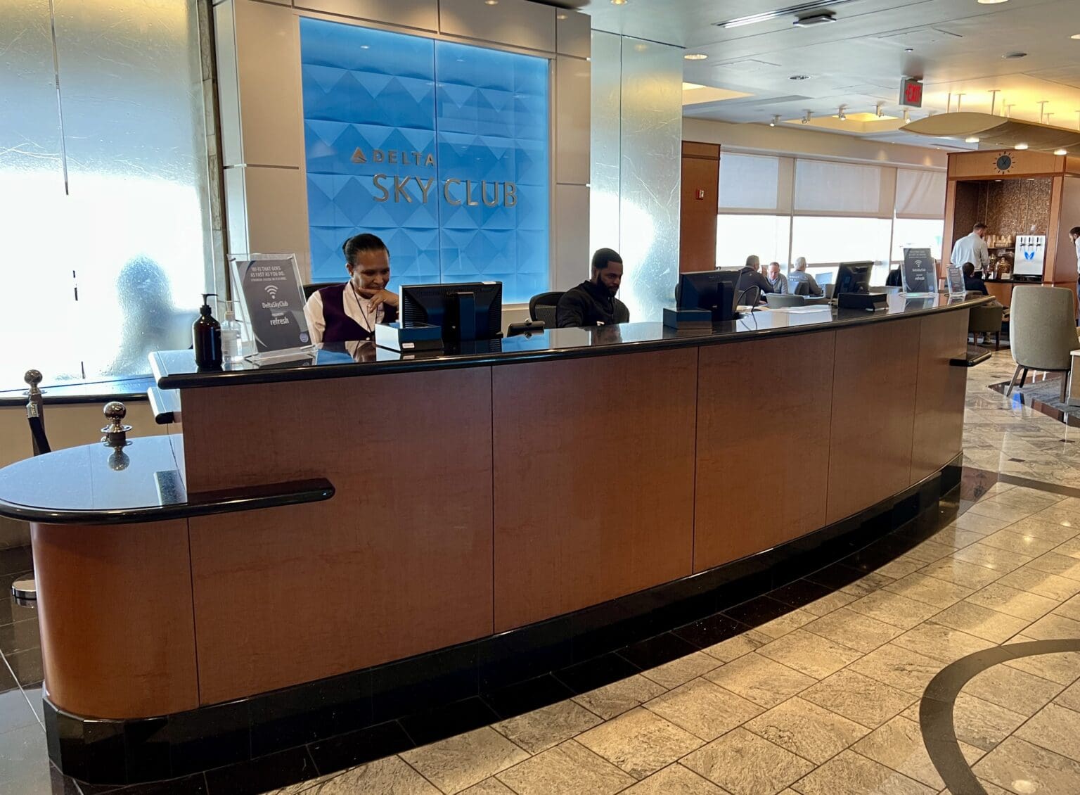 Lounge Review Delta Sky Club® (DTW Gate A68) The Bulkhead Seat