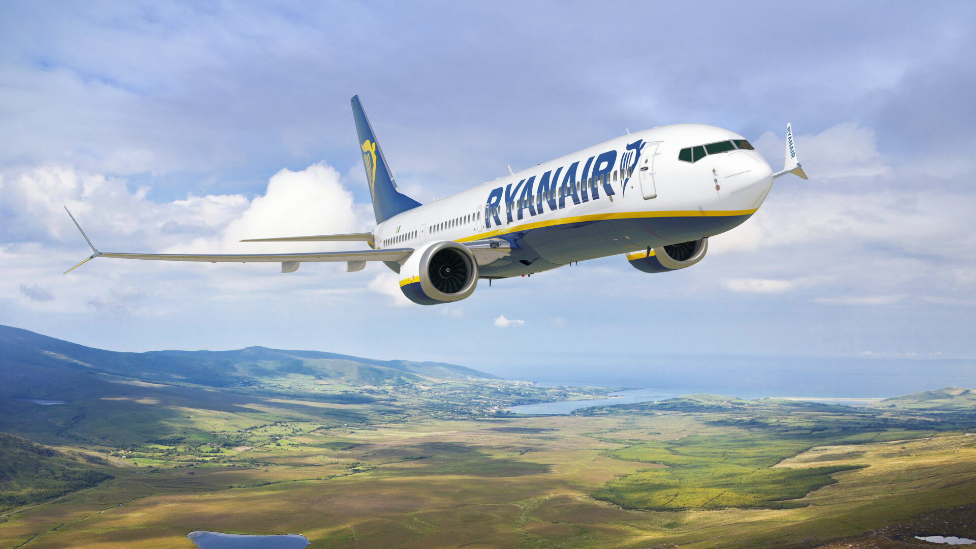 Ryanair Places Huge Order For Up To 300 Boeing 737 MAX 10s - The ...