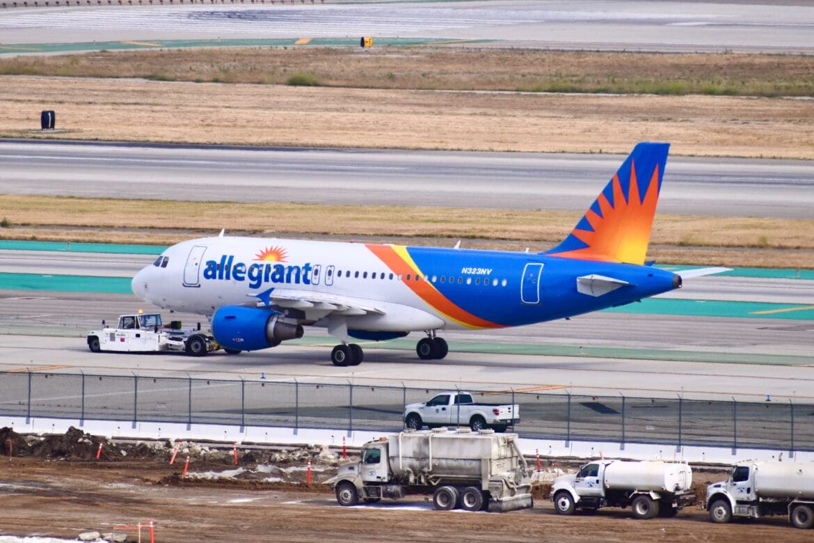 Allegiant Plane 2