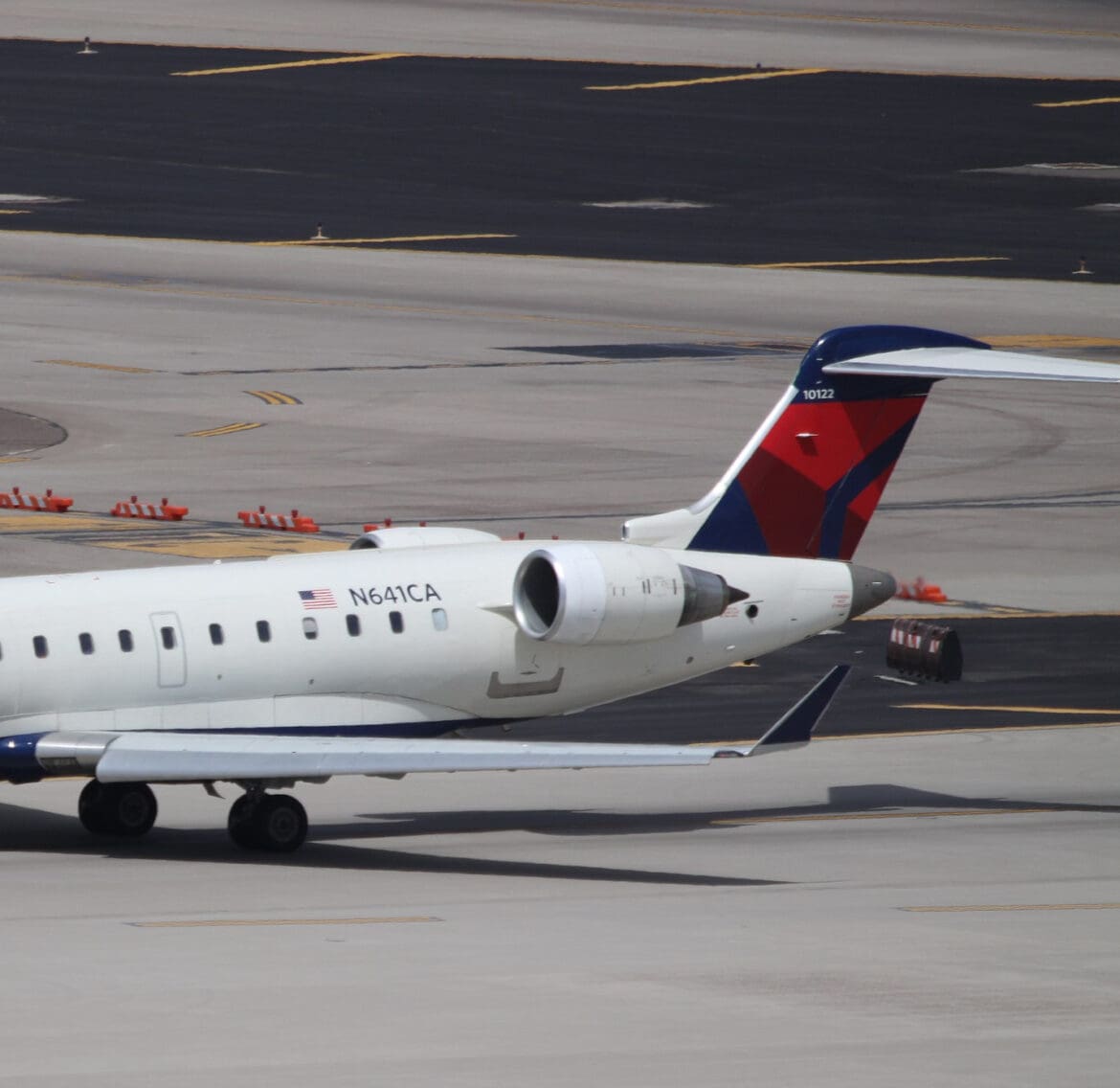 Delta CRJ-700
