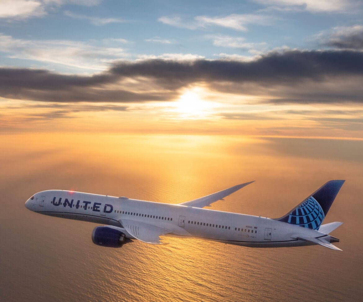 United 787