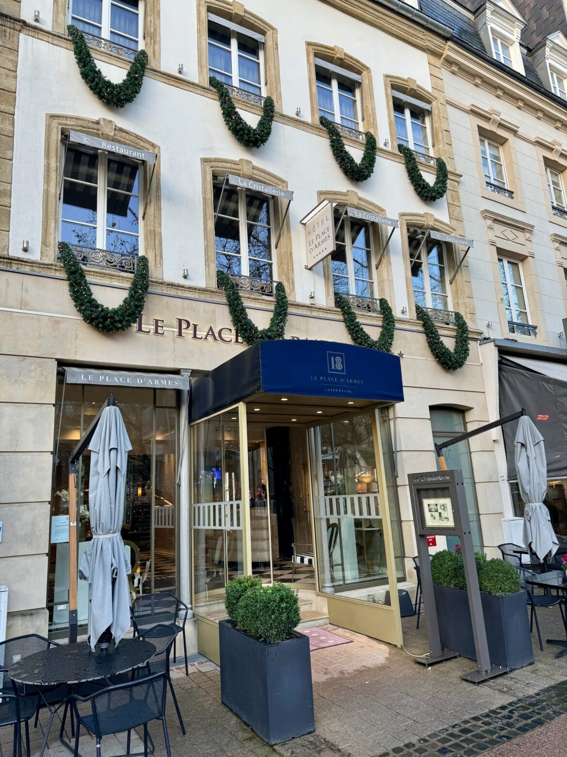 Le Place d'Armes Hotel Exterior