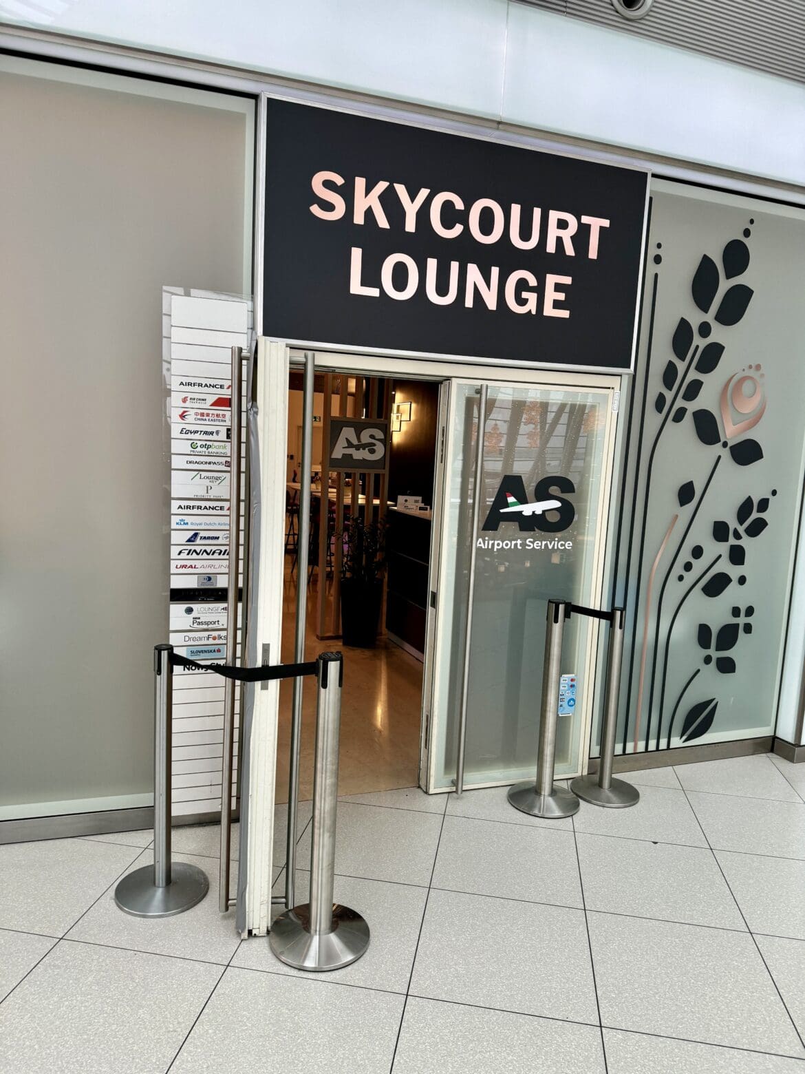 SkyCourt Lounge BUD 1