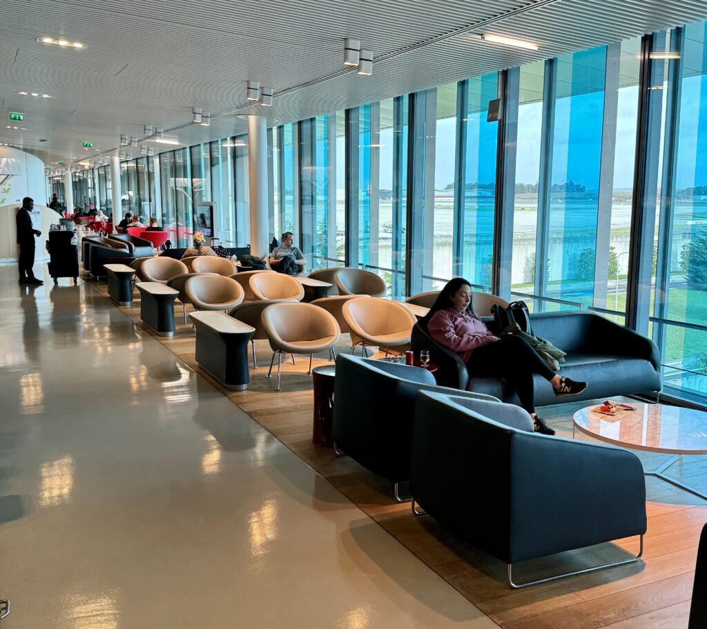 Air France Lounge CDG M 23