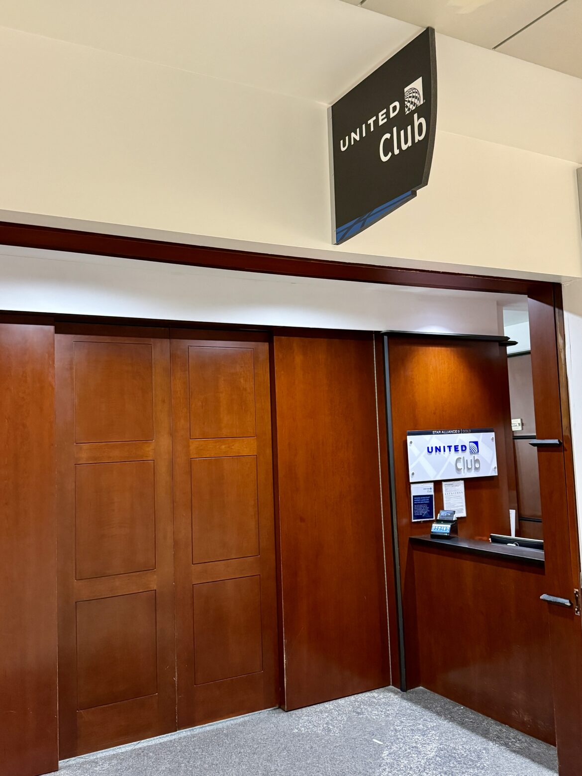 United Club IAH C33 2 United Club IAH C33 2