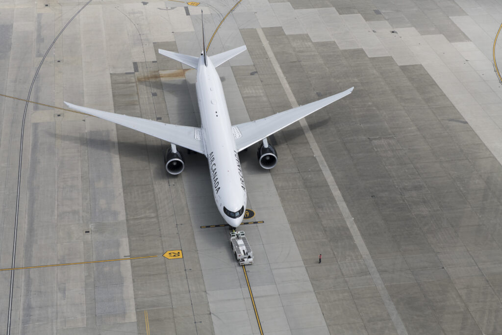 Air Canada 777