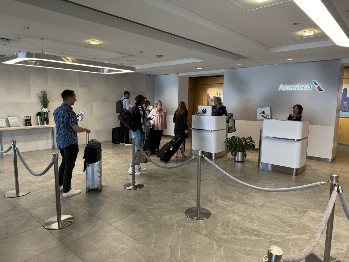 AA Flagship Lounge ORD 1