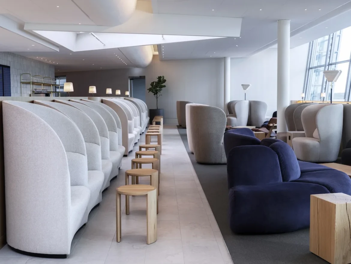 Finnair Business Lounge HEL 1