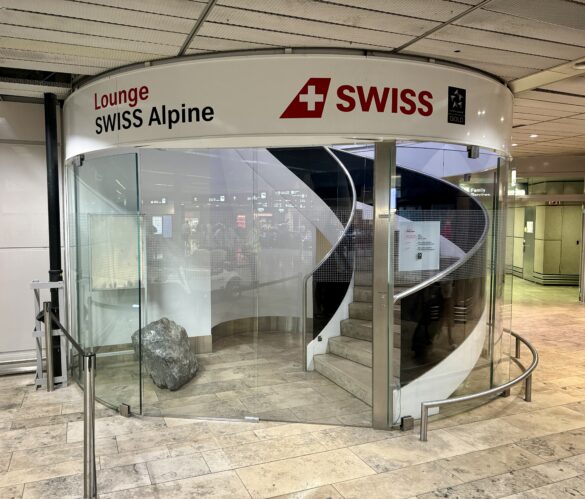 SWISS Alpine Lounge 9