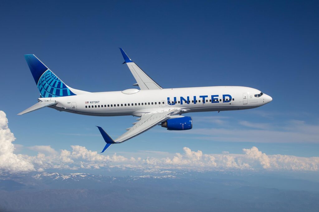 United 737 MAX 8