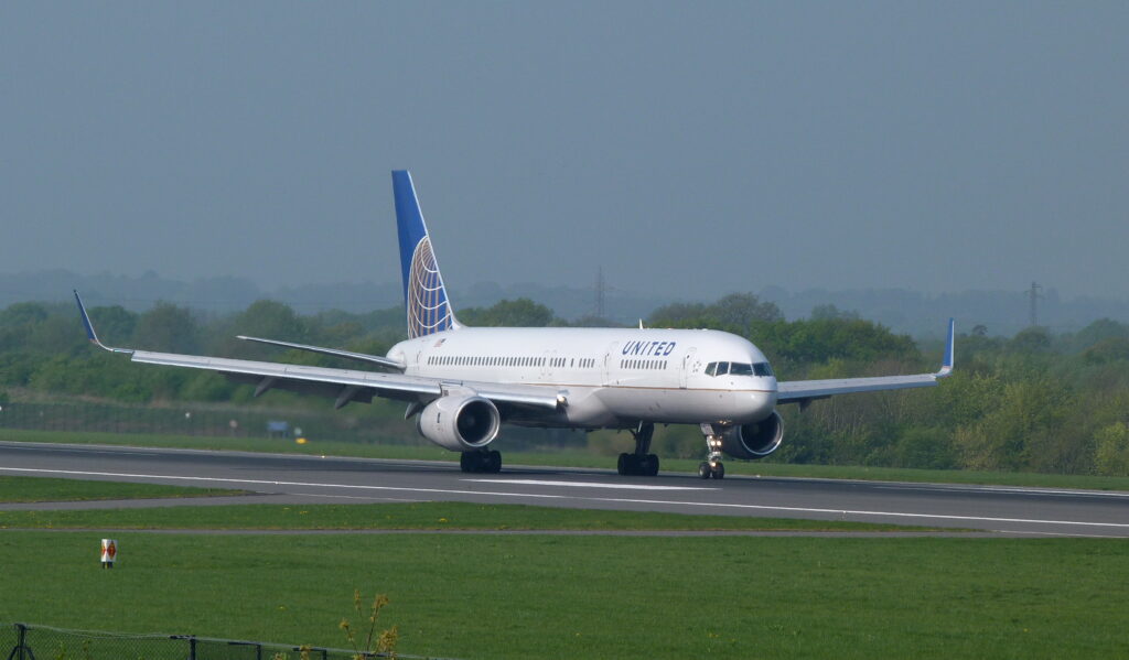 United 757-200