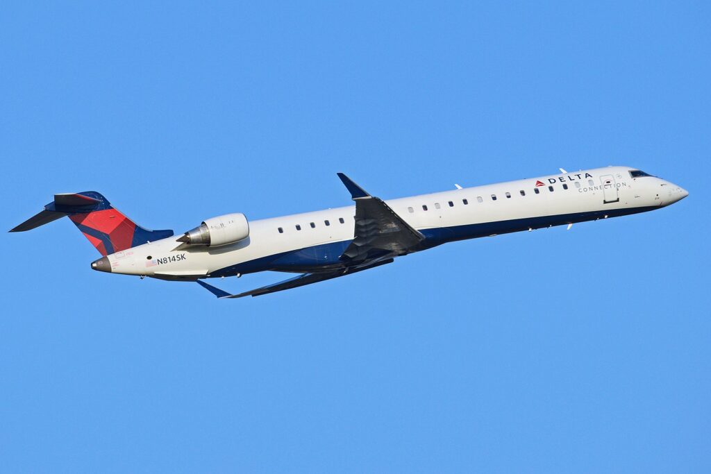 Delta CRJ-900