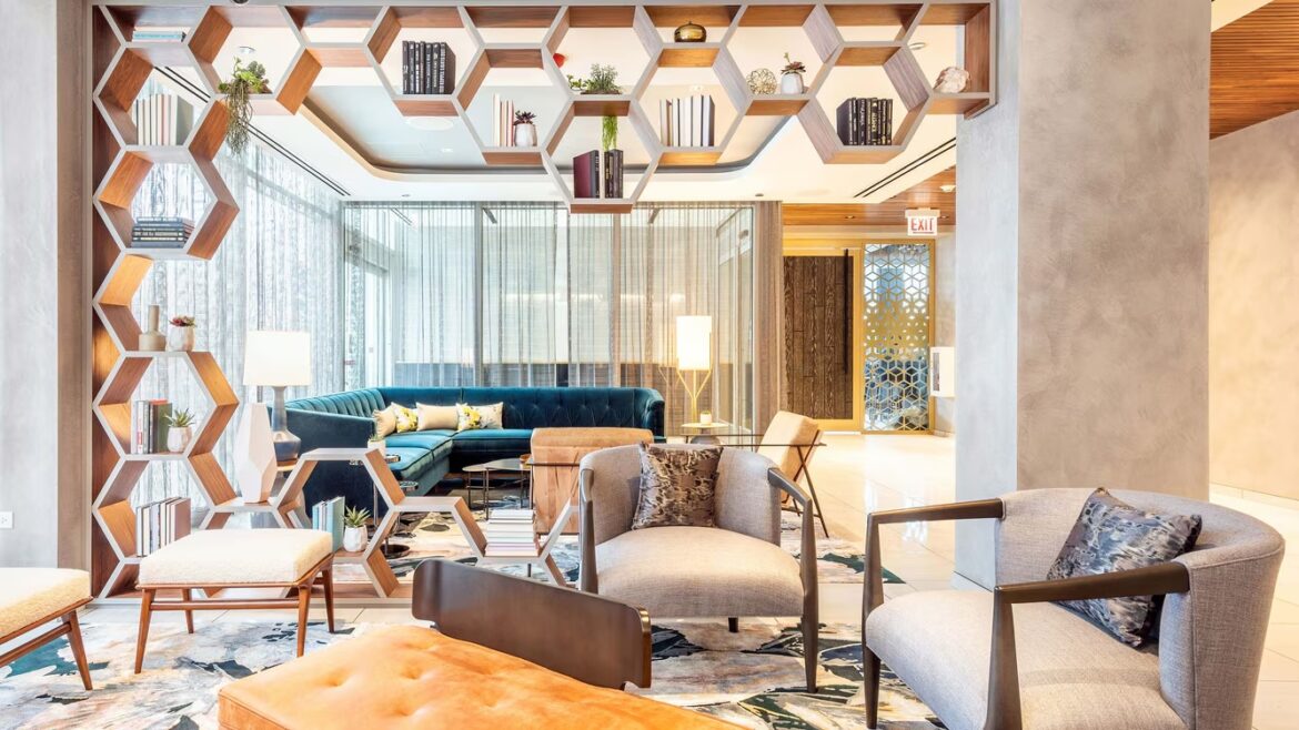 Le Meridien Essex Chicago Lobby