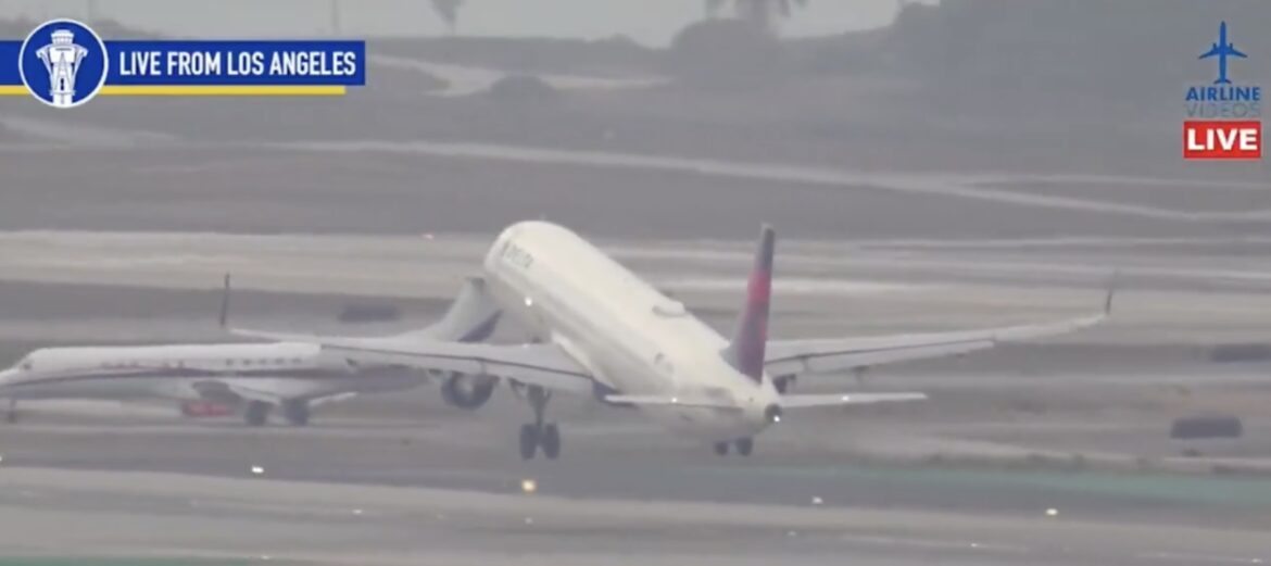 Delta LAX Delta LAX