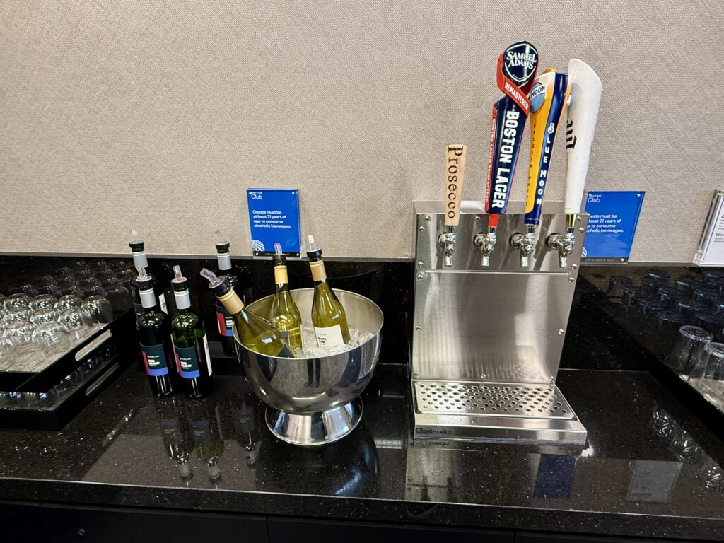 United Club ORD E 3