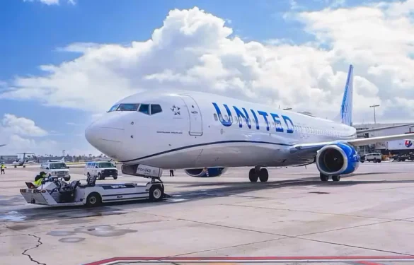 United 737 MAX 9