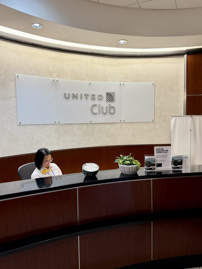 United Club IAH A 2