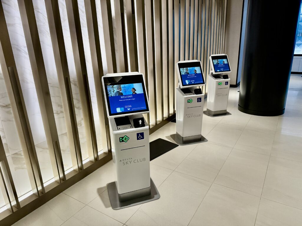 Delta Sky Club ATL D18 2