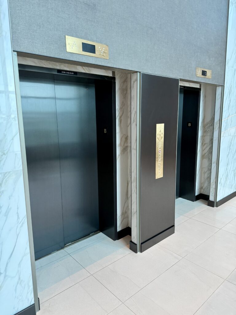 Delta Sky Club ATL D18 3