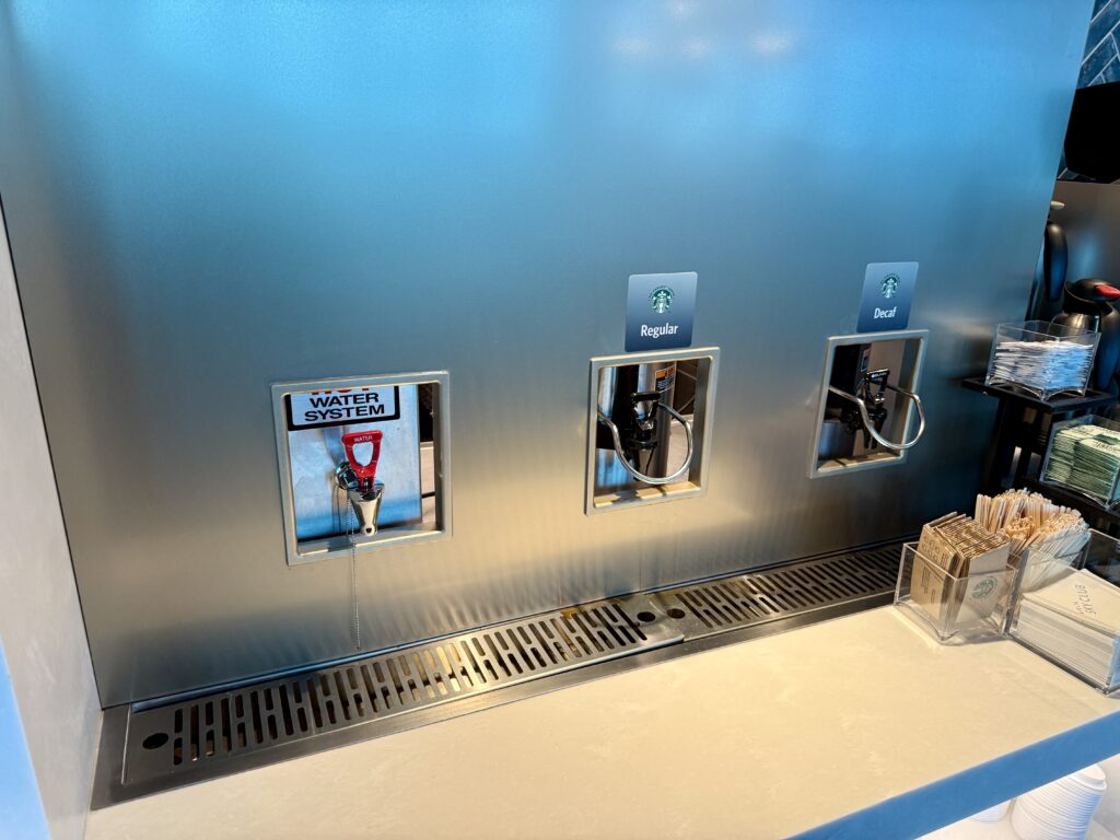 Delta Sky Club ATL D18 8