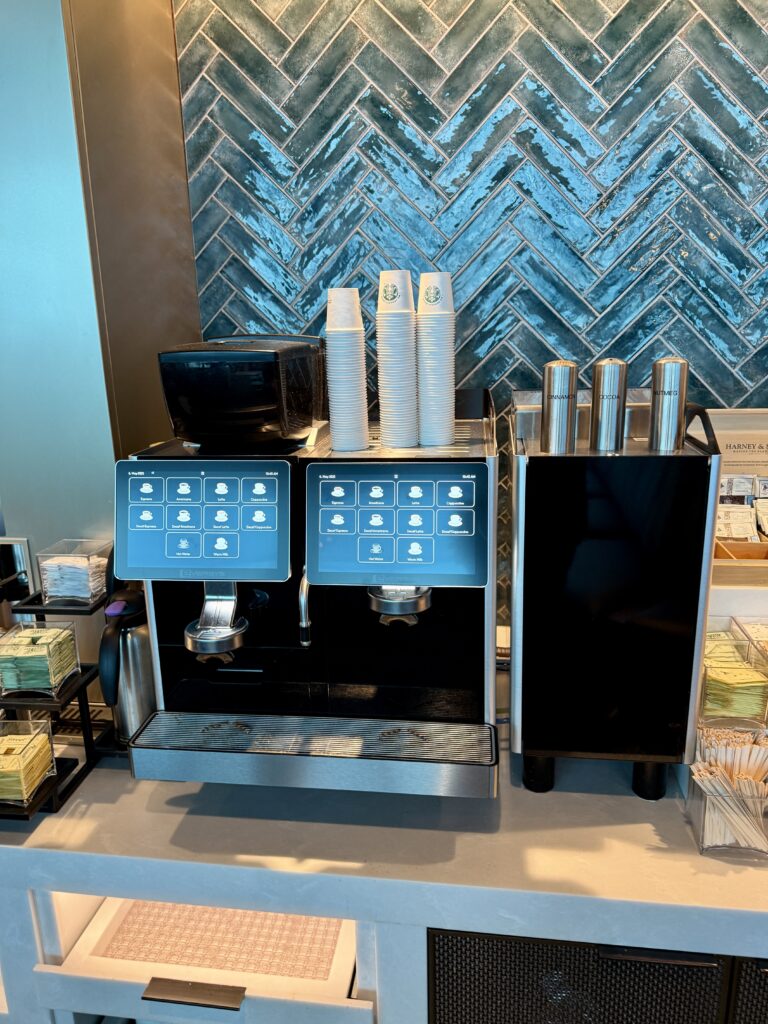 Delta Sky Club ATL D18 11