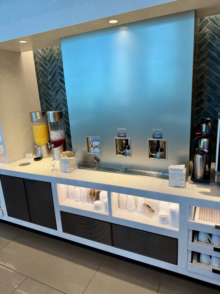 Delta Sky Club ATL D18 14
