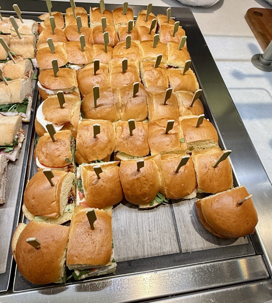 Delta Sky Club ATL D18 37
