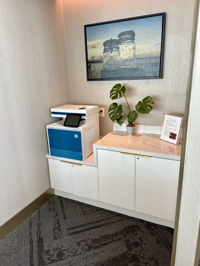 Delta Sky Club CLT 40