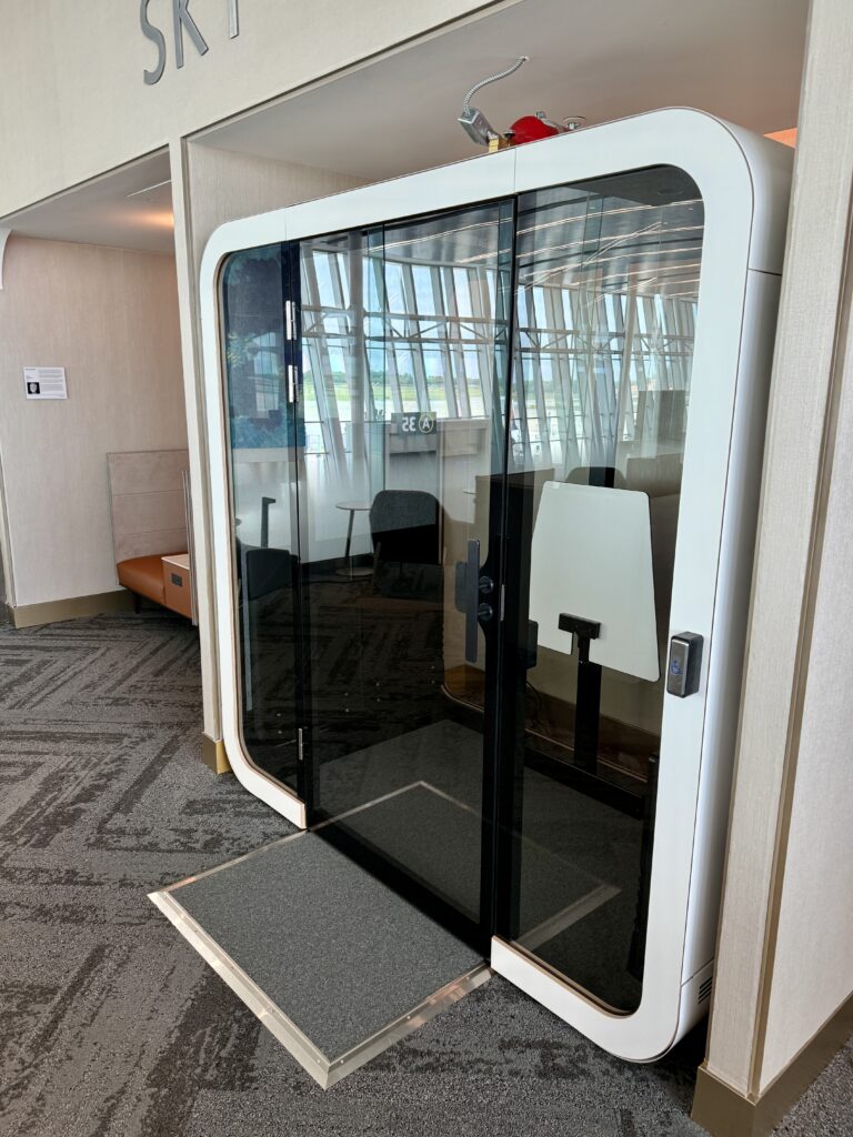 Delta Sky Club CLT 43