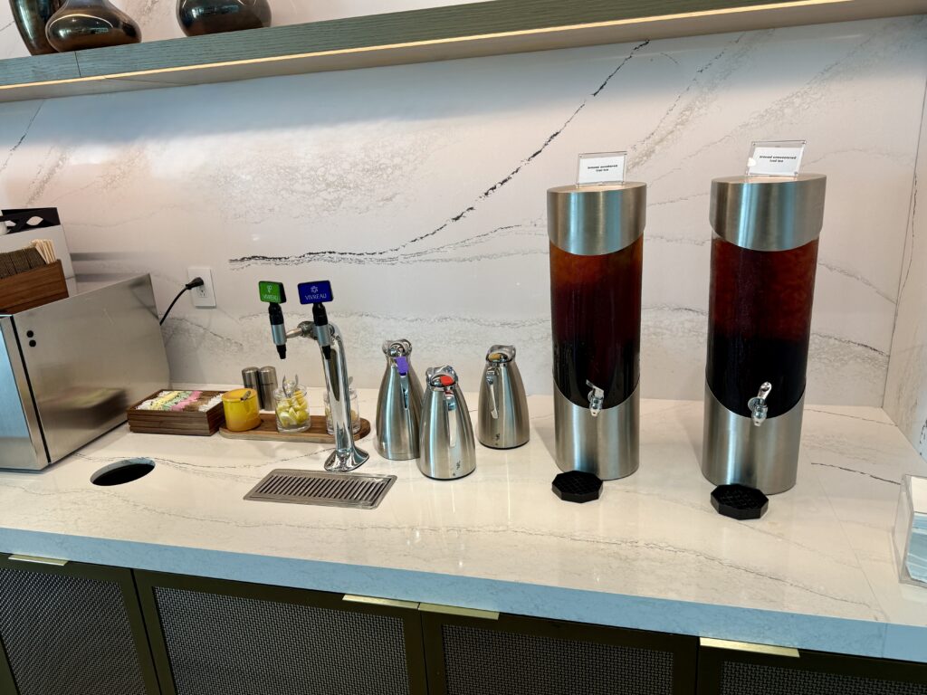 Delta Sky Club CLT 3