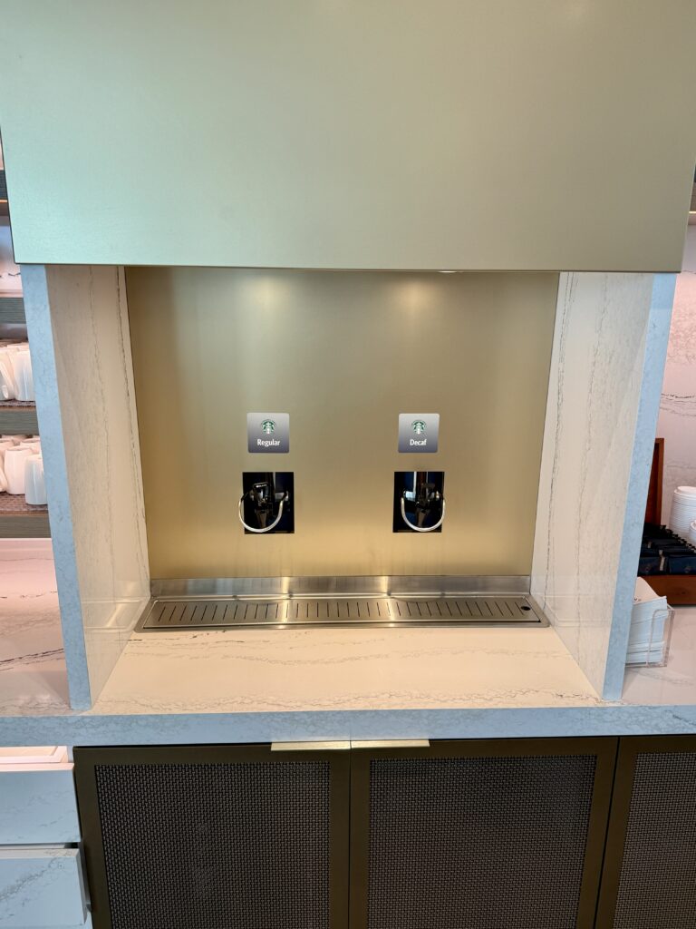 Delta Sky Club CLT 5