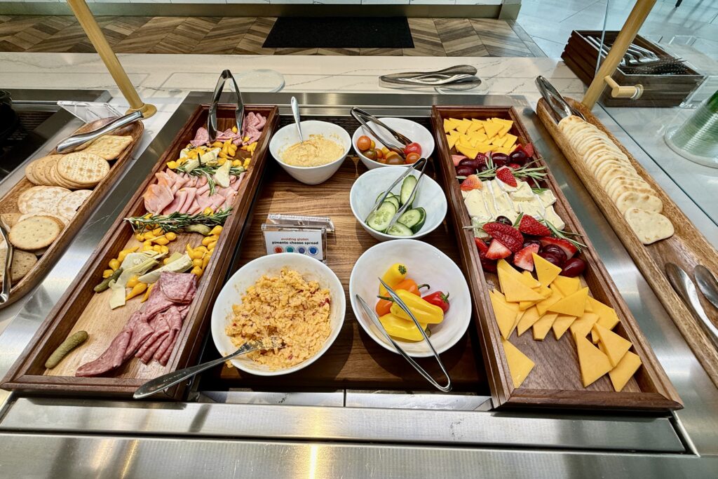 Delta Sky Club CLT 12