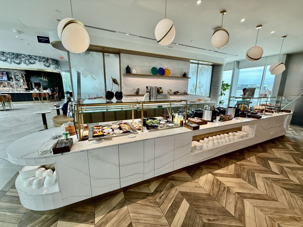 Delta Sky Club CLT 22