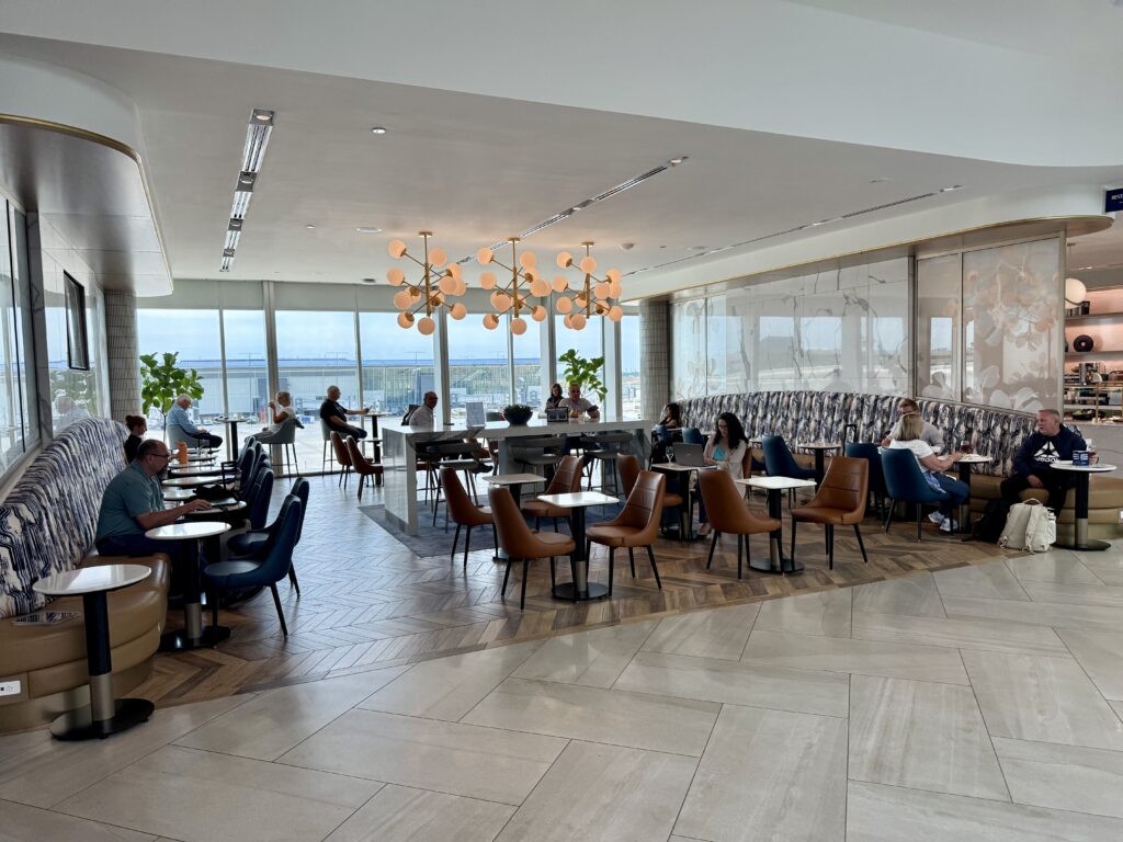 Delta Sky Club CLT 29