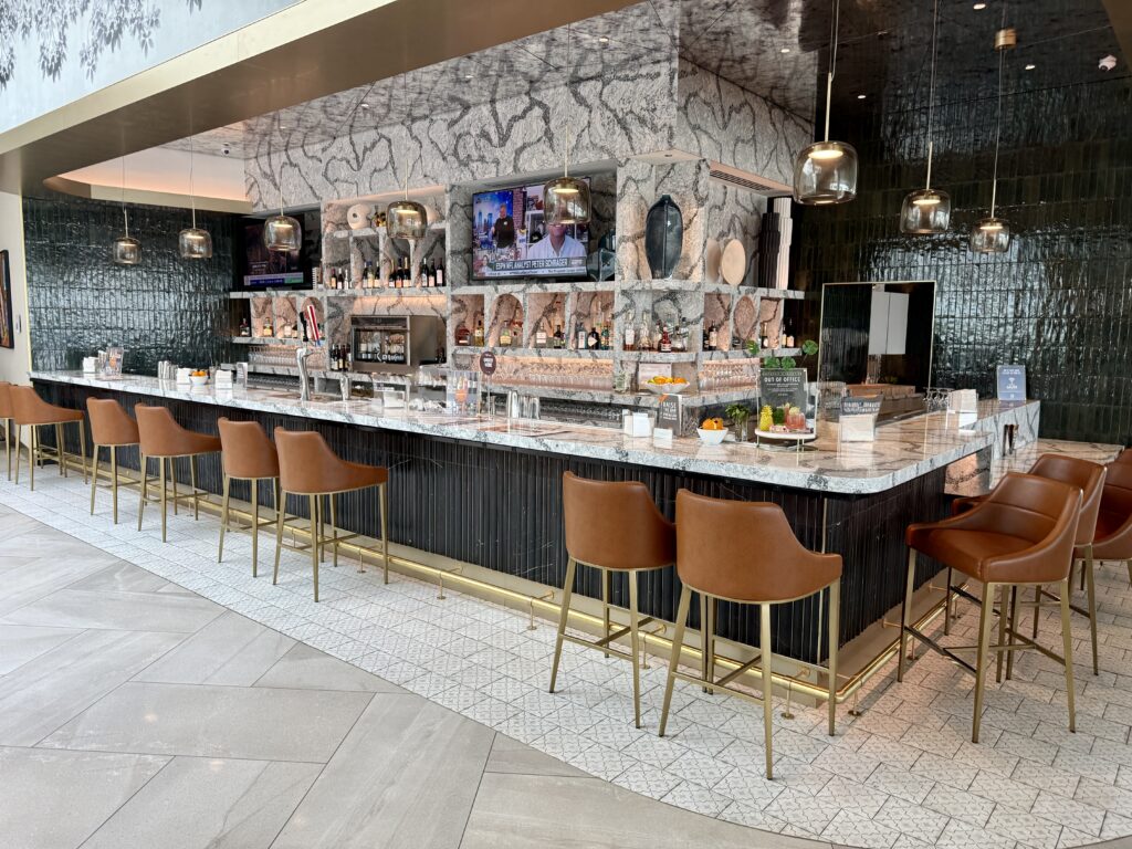 Delta Sky Club CLT 23