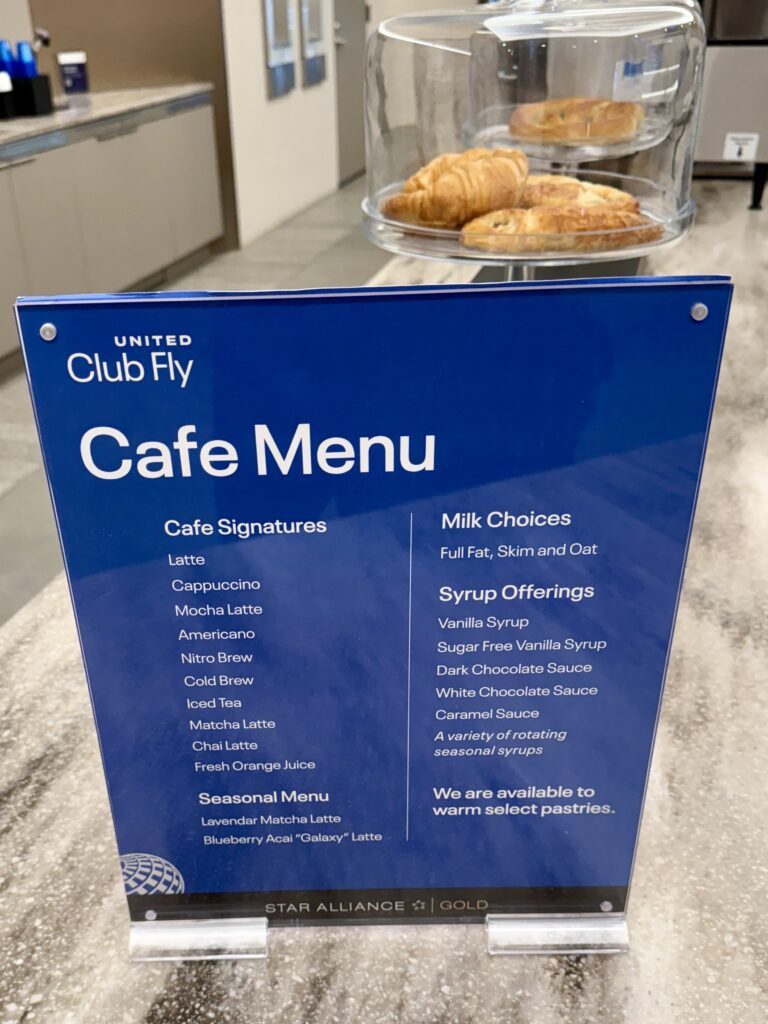 United Club Fly IAH 10