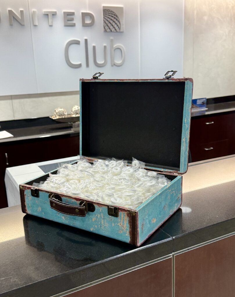 United Club IAH E 30