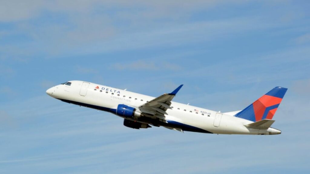 Delta E175