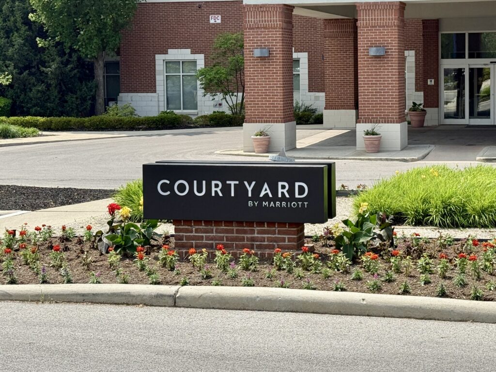 Courtyard Columbus Easton 3