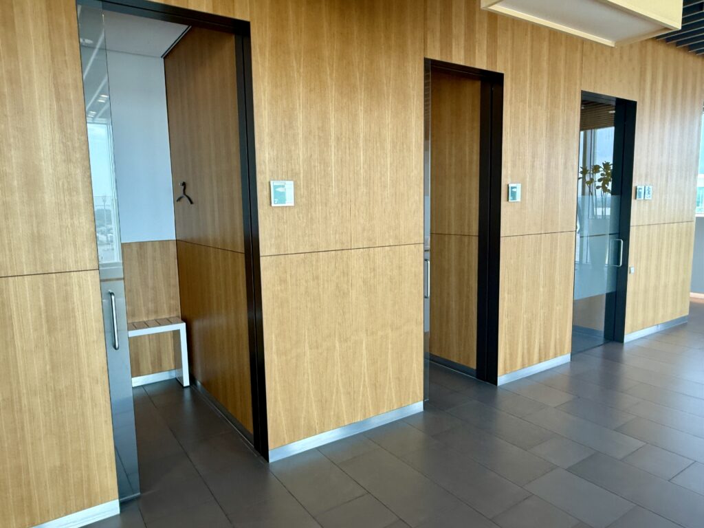 LH First Lounge MUC 30