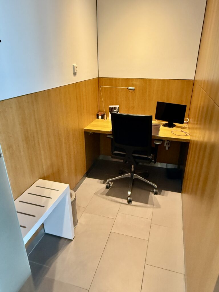 LH First Lounge MUC 29