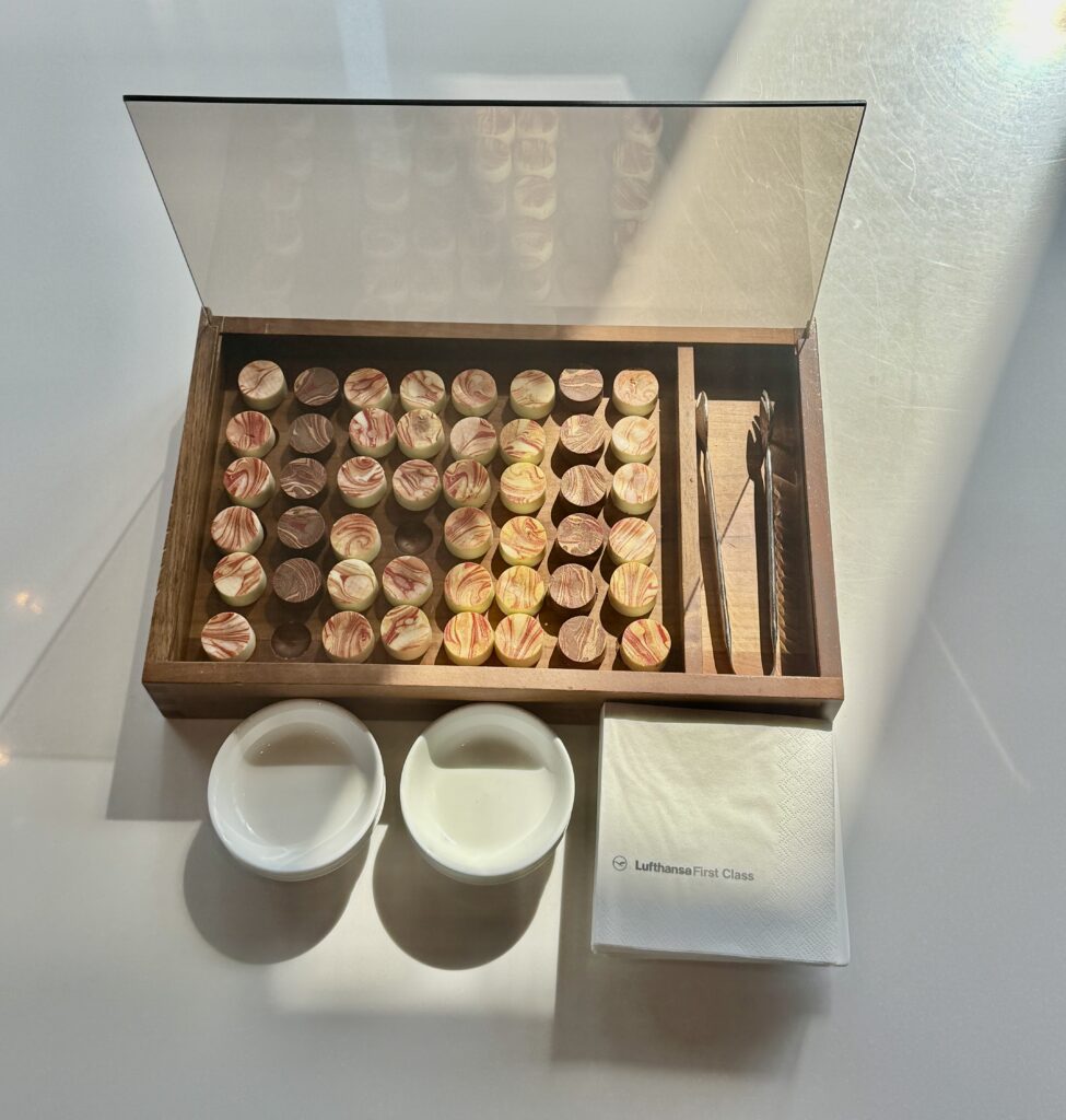 LH First Lounge MUC 16